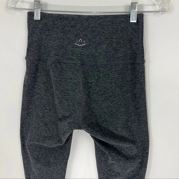 Beyond Yoga Spacedye Pedal Pusher High Waisted Legging Black Charcoal Medium - Picture 6 of 9